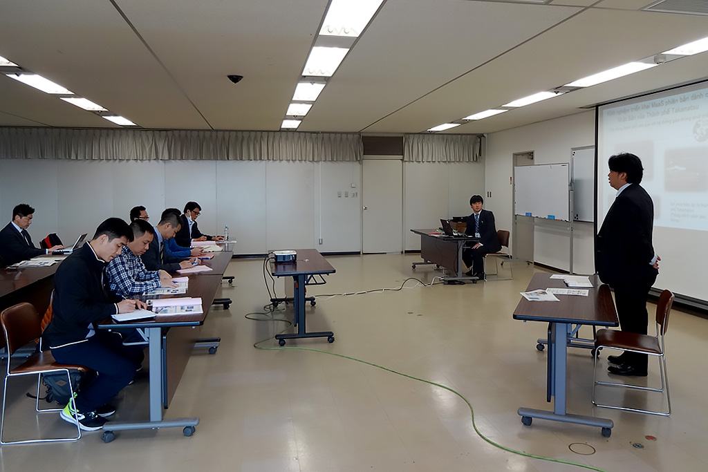 写真:高松市役所での講義の様子