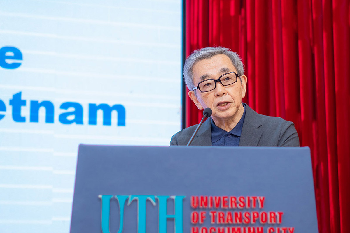 photo: keynote speech at HCMC University of Transport