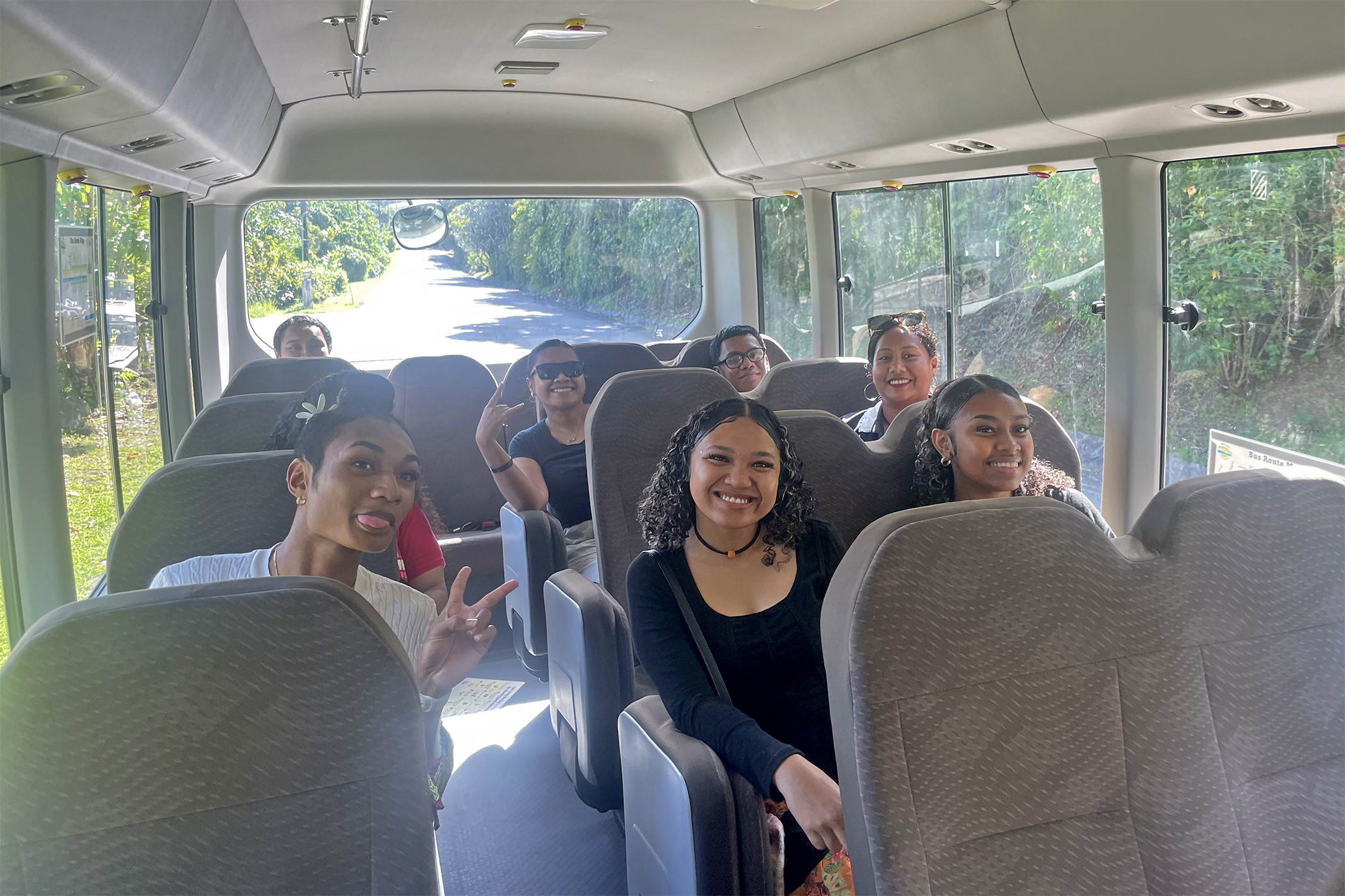 photo：public bus in Palau